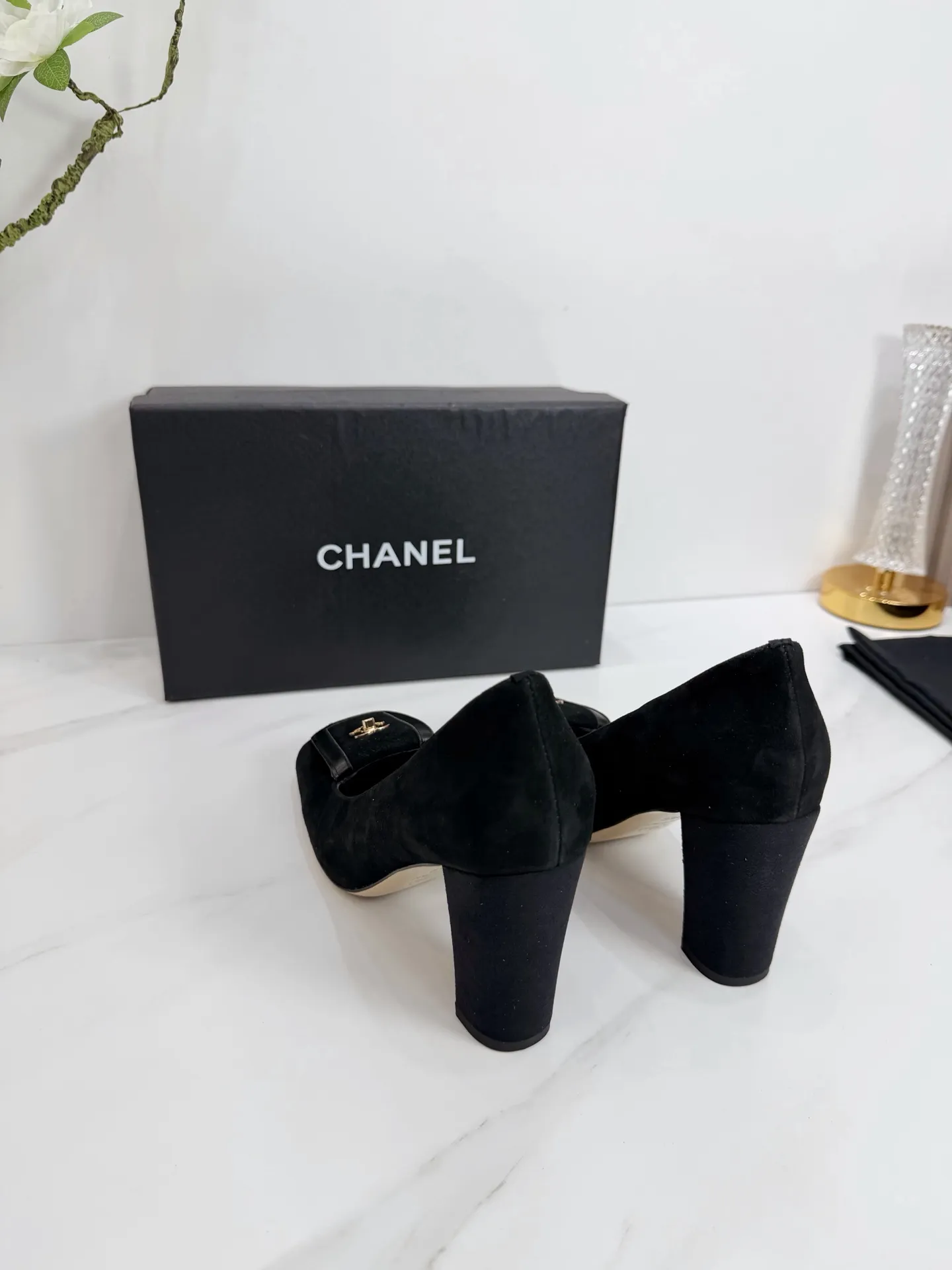 👟👟Ex-factory price 560👟👟 CHANEL 2026 Autumn Martin Boots Single Shoes Sandals Slippers Latest ❤ European Purchasing Agency & Fragrant Grandma’s New Fashion Latest Page 🔛 Small fragrant Martin boots that exude lasting charm ~ The original development supports any comparison in the market 🆚 The so-called smooth and natural lines can restore the original appearance. Many stars have recommended it One of the must-have items in spring. Super comfortable on the feet, really fragrant series... 💝💝💝 1⃣️Fabric: Imported Yangjing 2⃣️Inner: Imported sheepskin 3⃣️Outsole: Imported Italian original original color genuine leather outsole Heel height 8.0 4⃣️Code number: 35 to 39 (customized at 40.41)